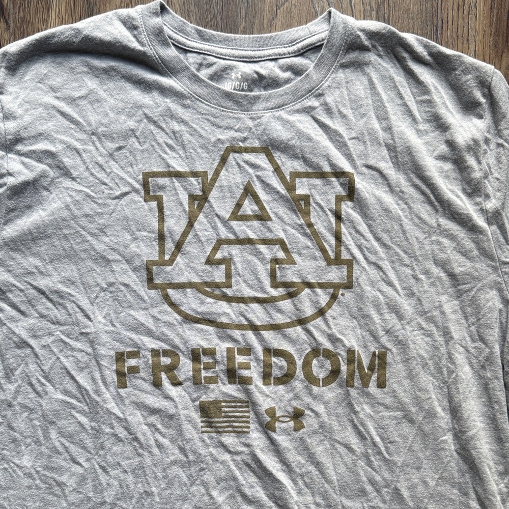 Under Armour Auburn Univeristy t-shirt Size Large